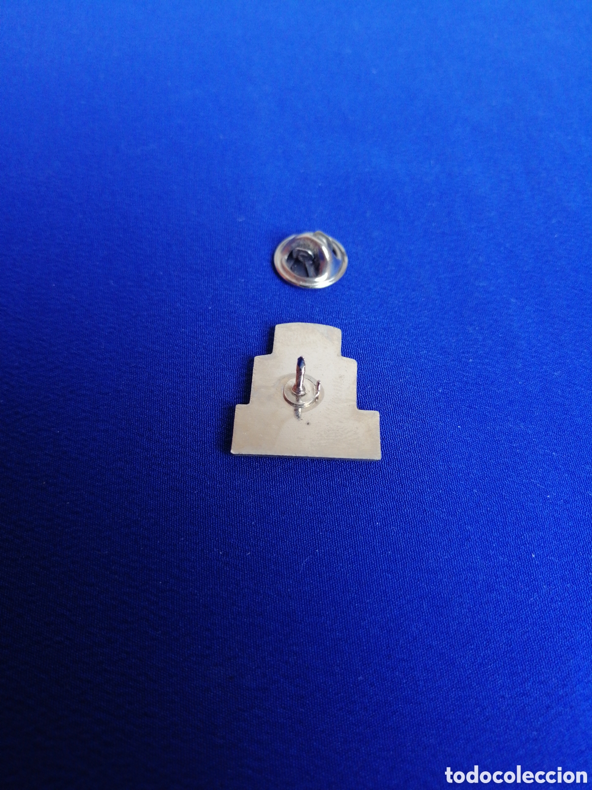 Pins de colecci&oacute;n: AVON SESUAL PERFUME PIN - Foto 2