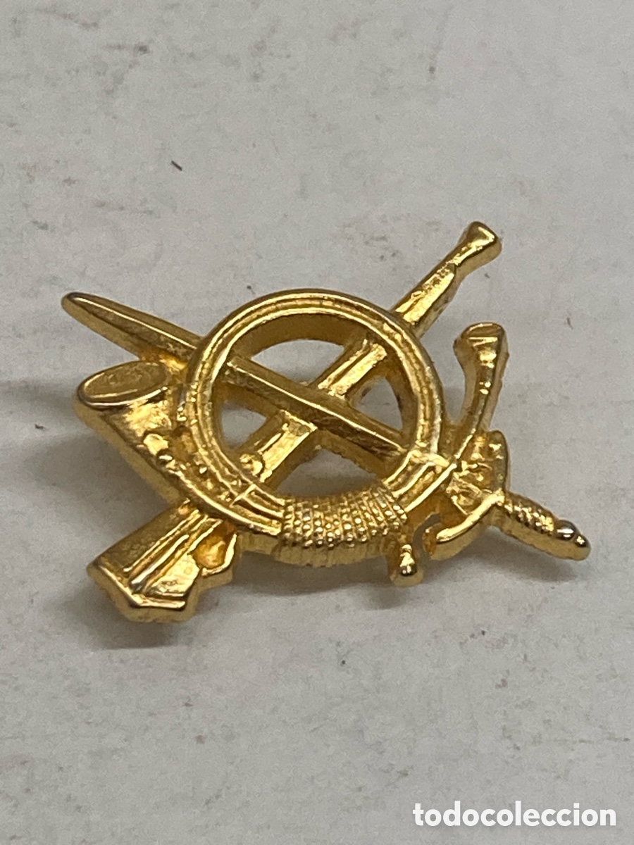 Pins de colecci&oacute;n: Antiguo emblema de cuello, INFANTER&Iacute;A. Guarnicioner&iacute;a militar a&ntilde;os 70 /PIN21