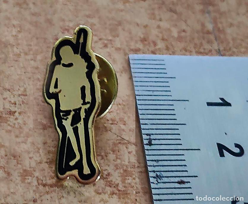 Pins de colecci&oacute;n: pin el negro de banyoles - Foto 1