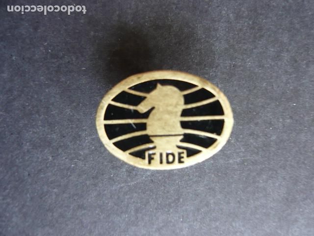 Pins de colecci&oacute;n: FIDE AJEDREZ PIN ESMALTADO - Foto 1