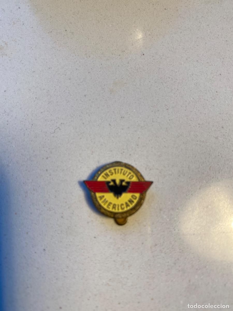 Pins de colecci&oacute;n: Pin de ojal Instituto Americano - Foto 1