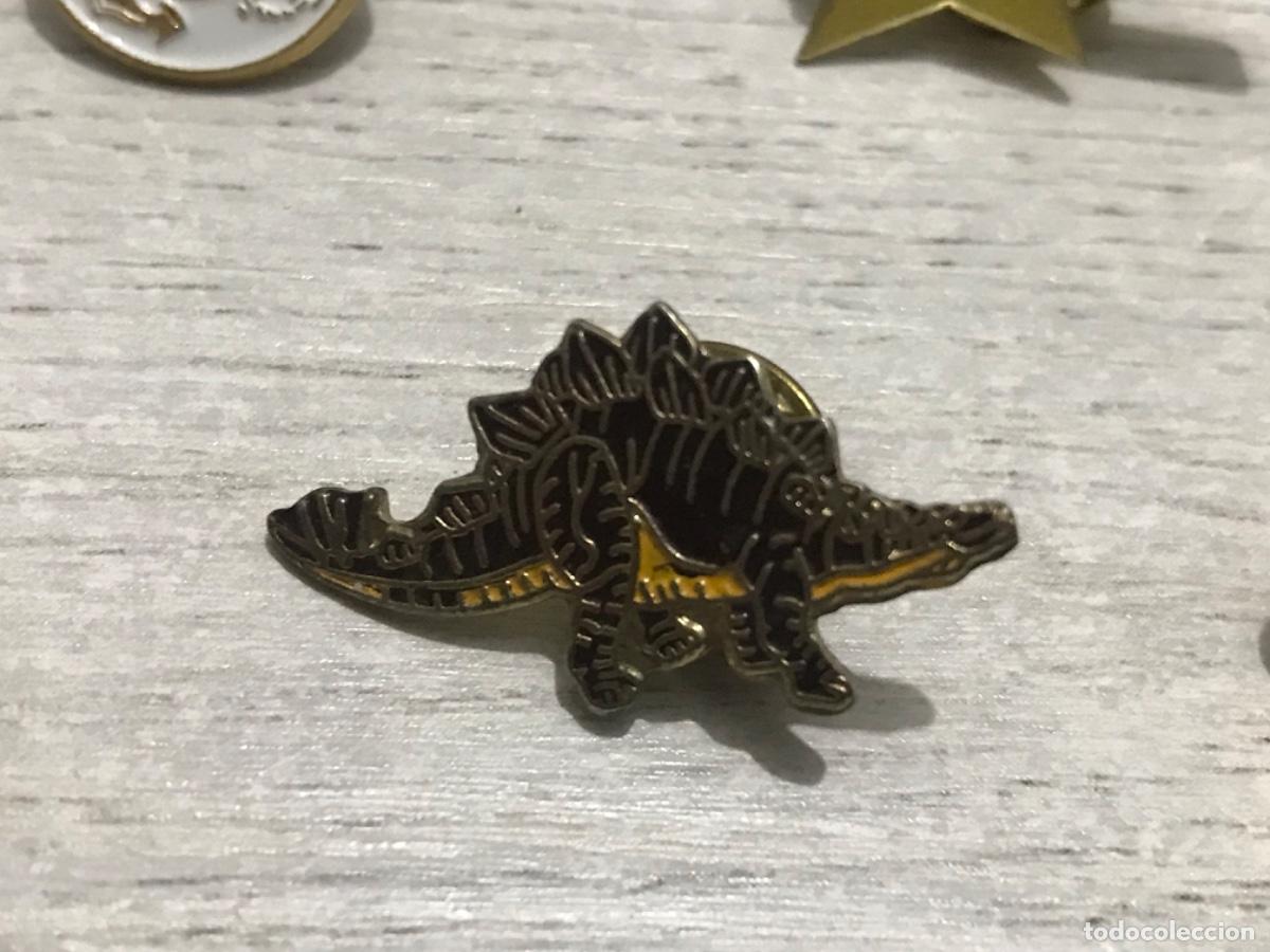Pins de colecci&oacute;n: Lote de 22 pines variados - Foto 4
