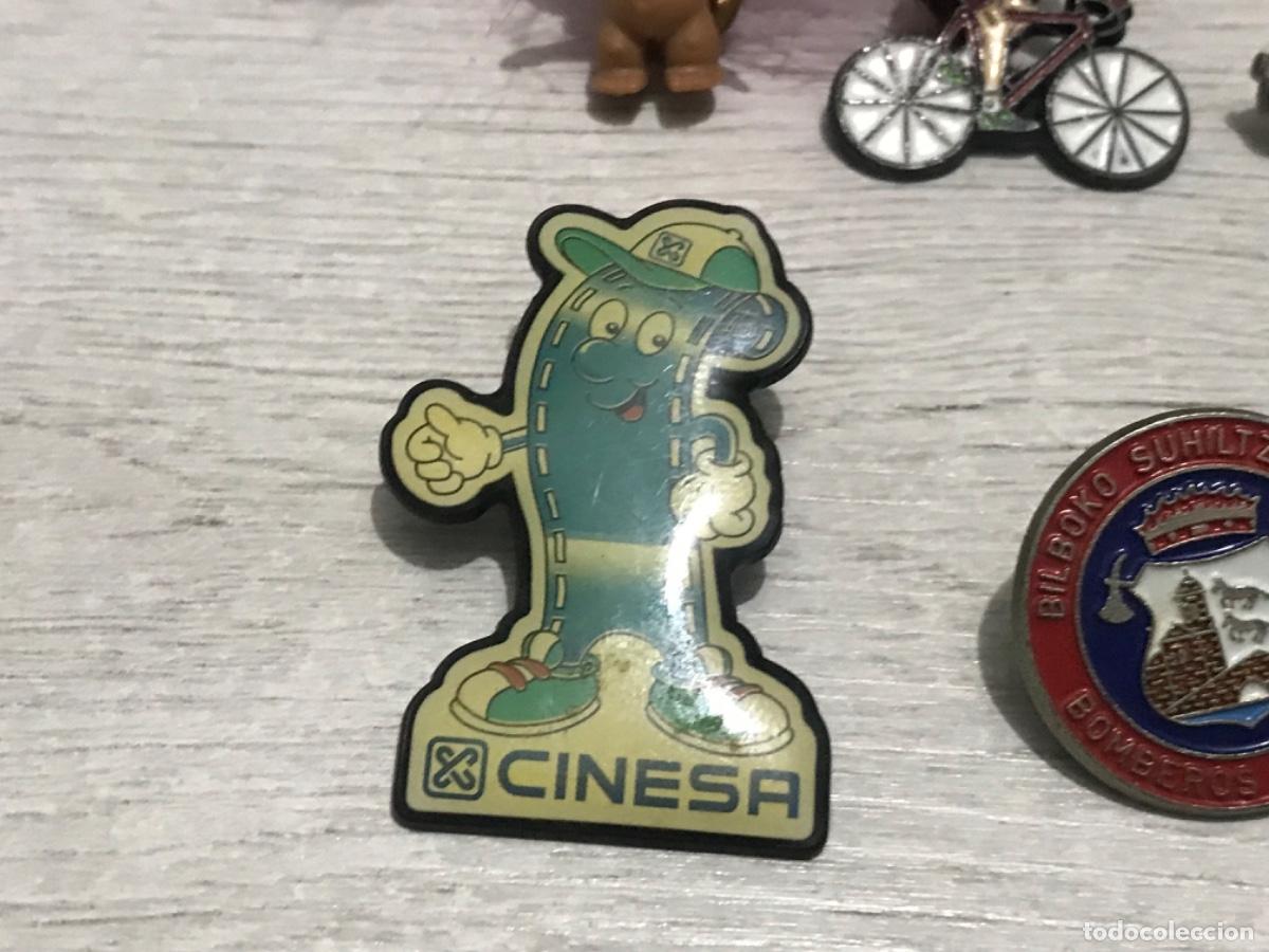 Pins de colecci&oacute;n: Lote de 22 pines variados - Foto 12