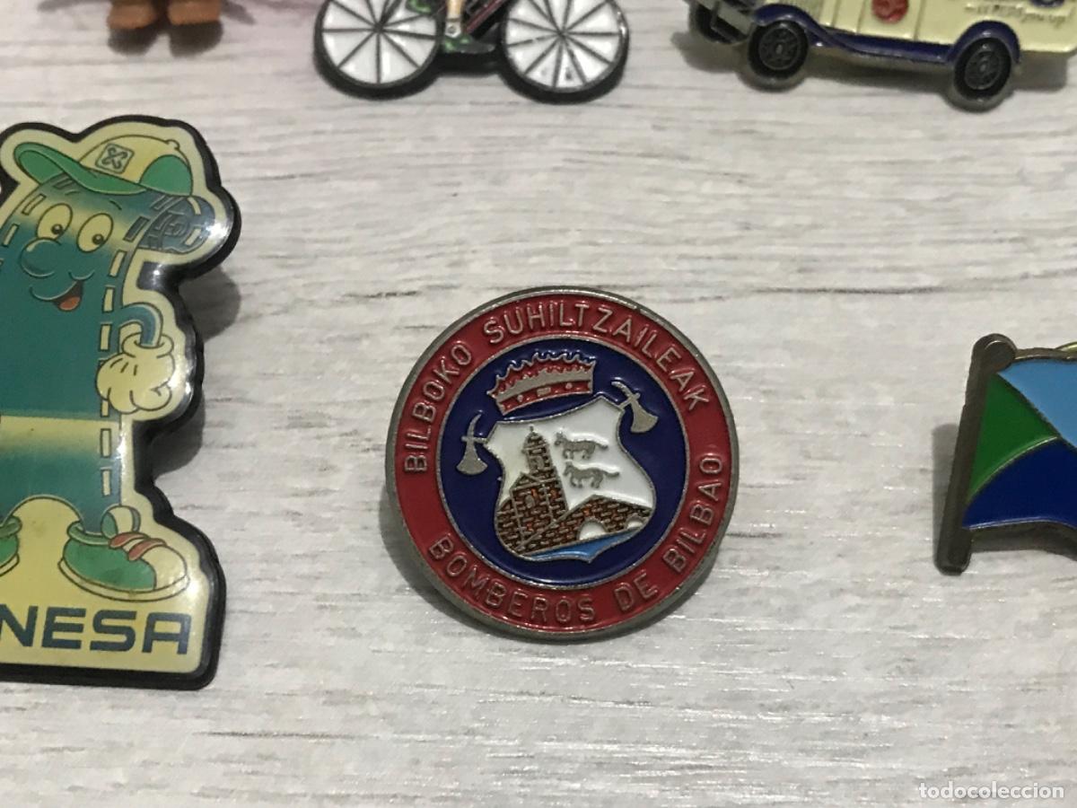 Pins de colecci&oacute;n: Lote de 22 pines variados - Foto 13