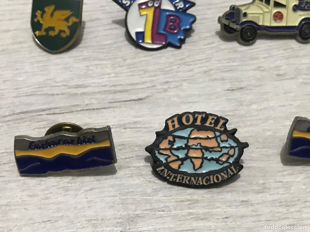 Pins de colecci&oacute;n: Lote de 22 pines variados - Foto 16