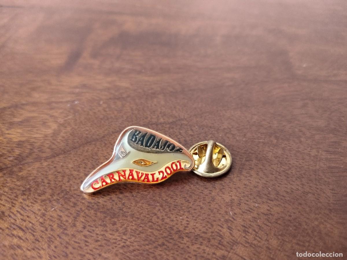 Pins de colecci&oacute;n: Pin Carnaval de Badajoz 2001 - Foto 1