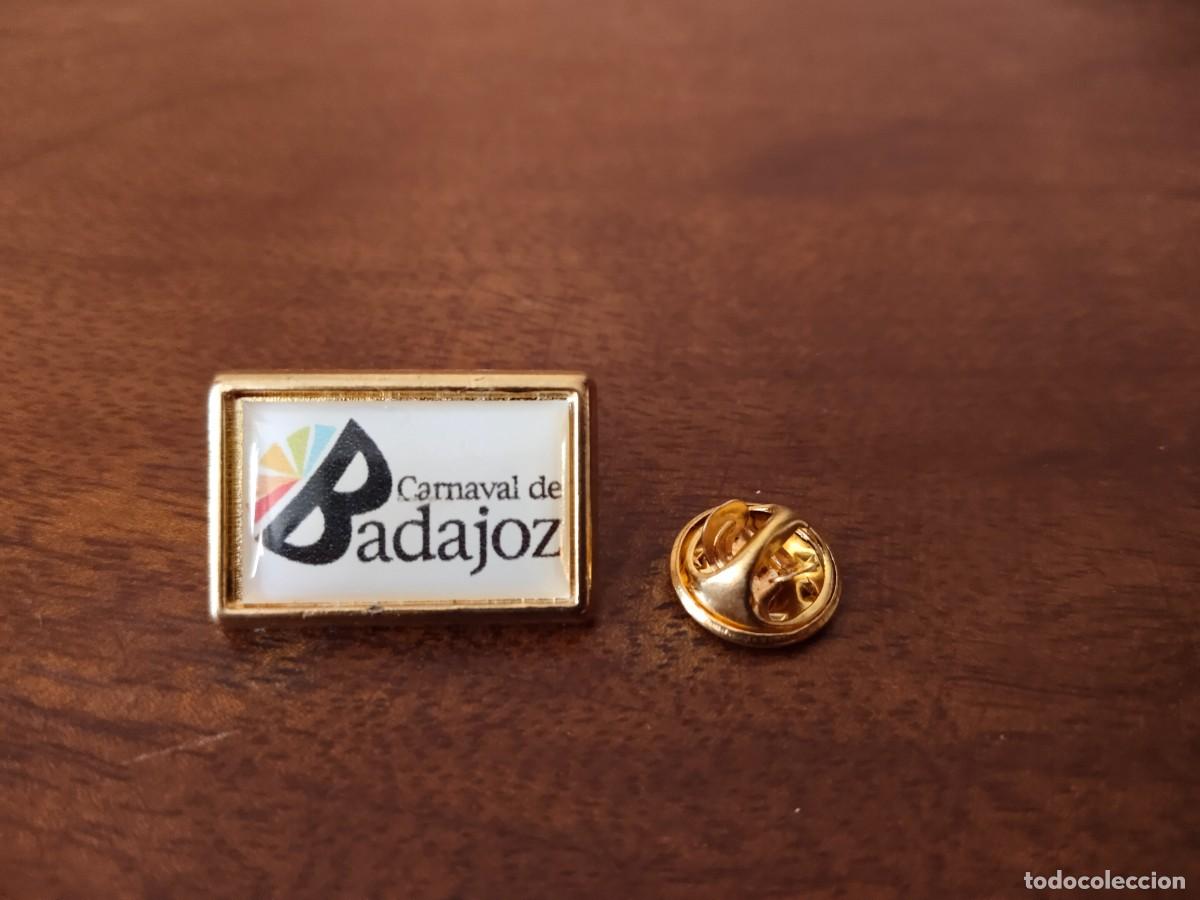 Pins de colecci&oacute;n: Pin del Carnaval de Badajoz. - Foto 1