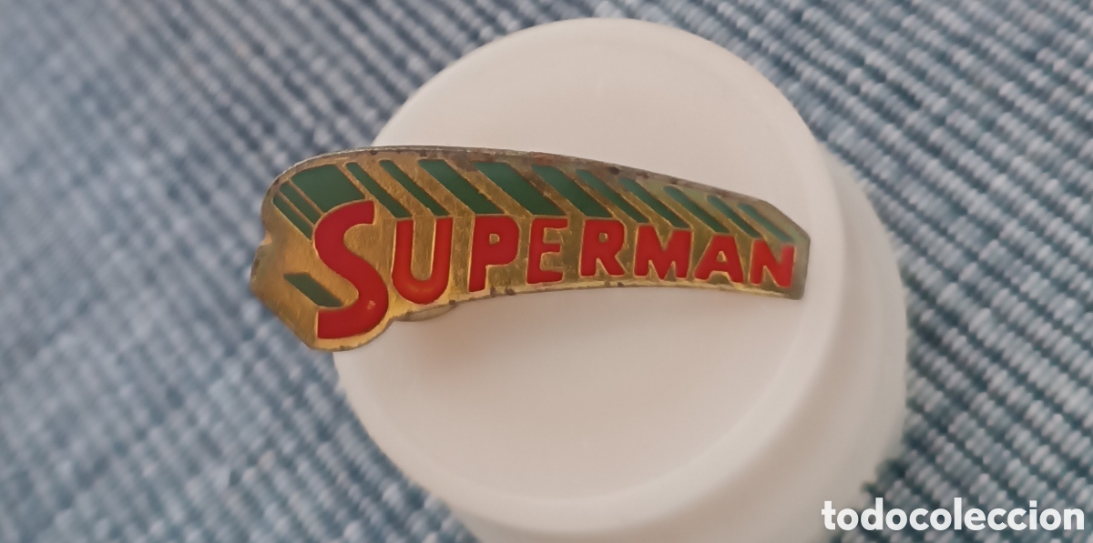 Pins de colecci&oacute;n: PIN SUPERMAN, met&aacute;lico esmaltado.