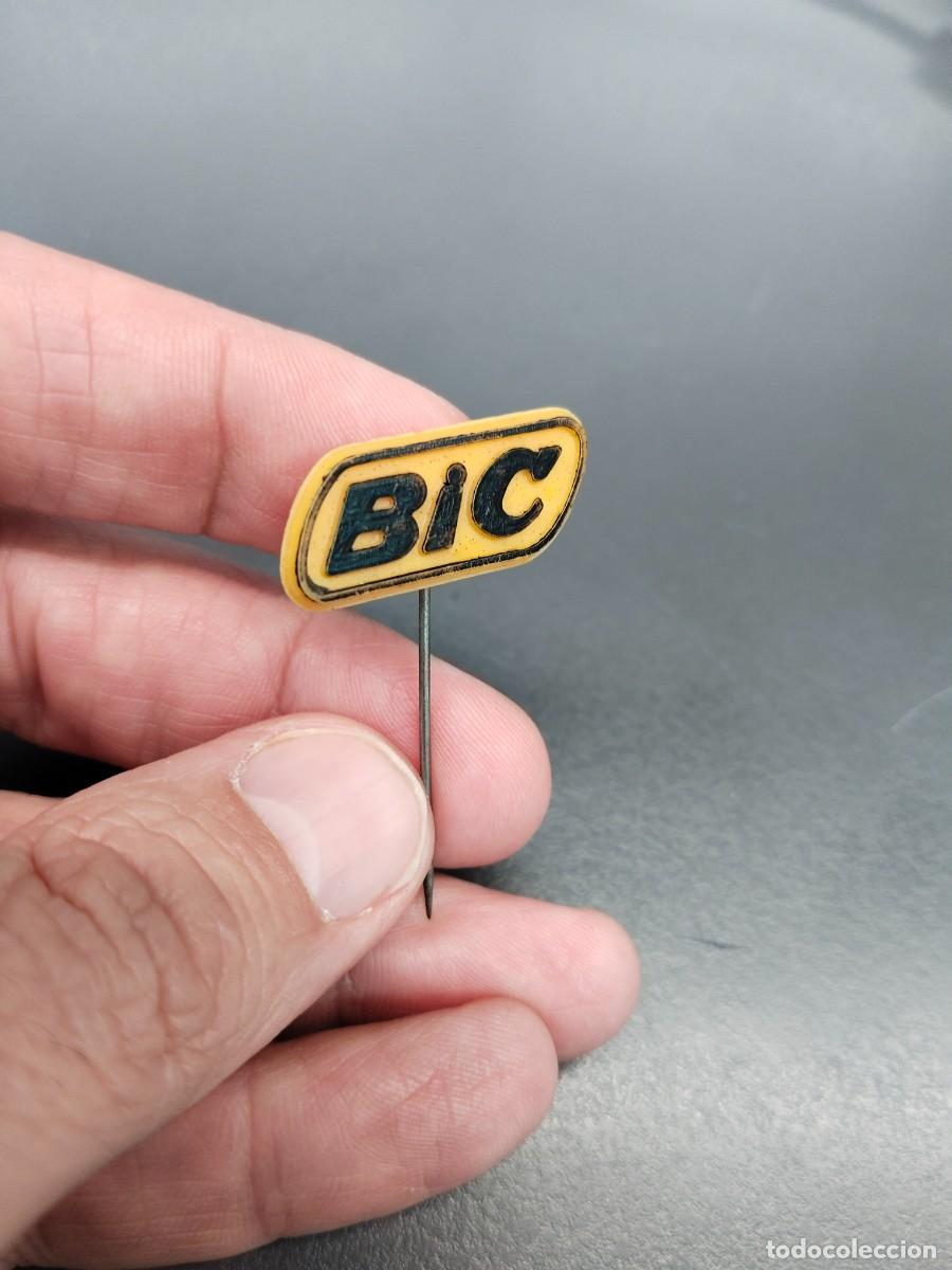 Pins de colecci&oacute;n: Antiguo alfiler de BIC. - Foto 2