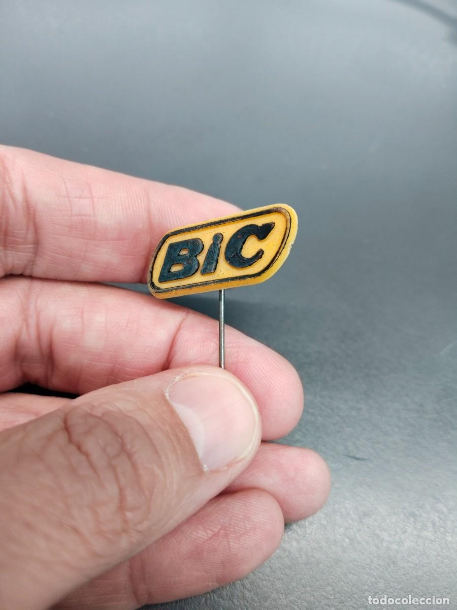 Pins de colecci&oacute;n: Antiguo alfiler de BIC. - Foto 3