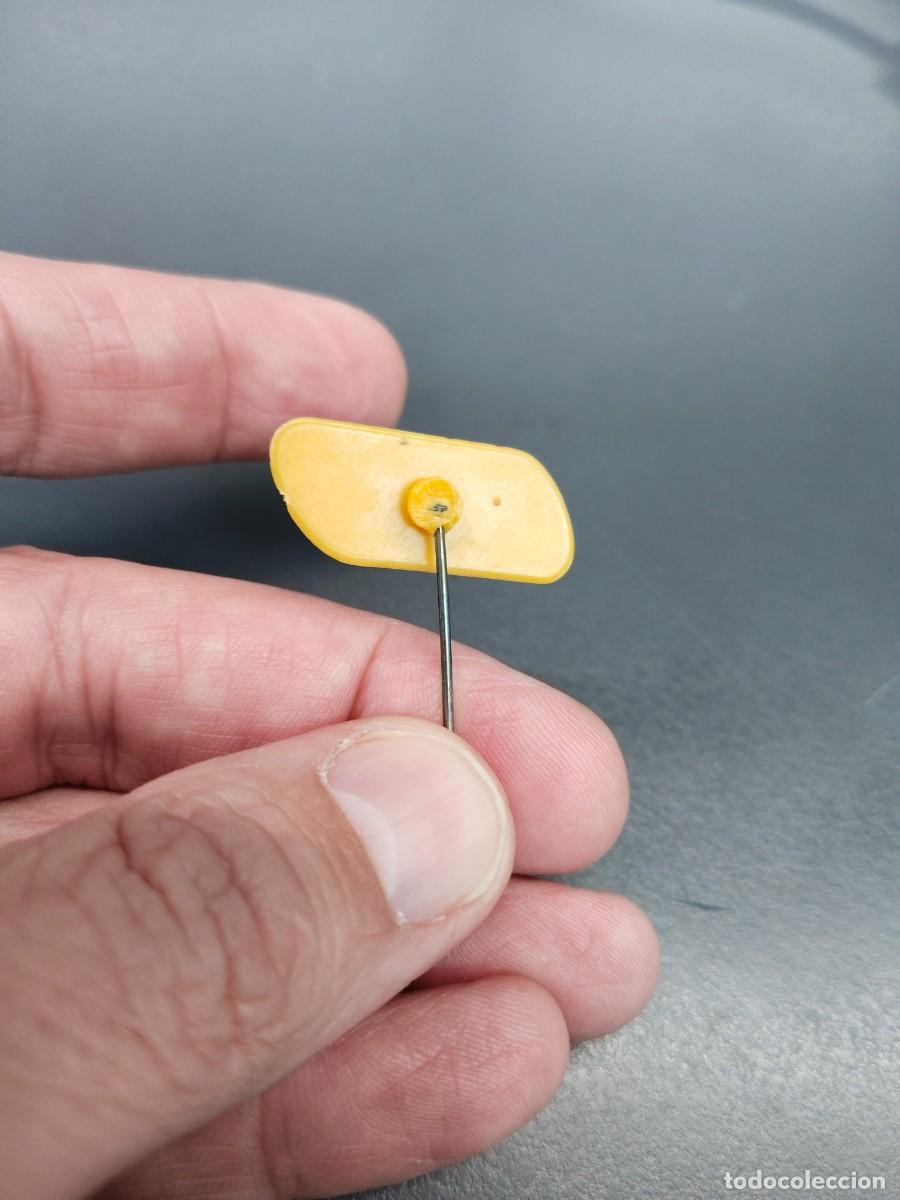Pins de colecci&oacute;n: Antiguo alfiler de BIC. - Foto 4