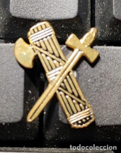 Pins de colecci&oacute;n: PIN EMBLEMA GUARDIA CIVIL BENEMERITA