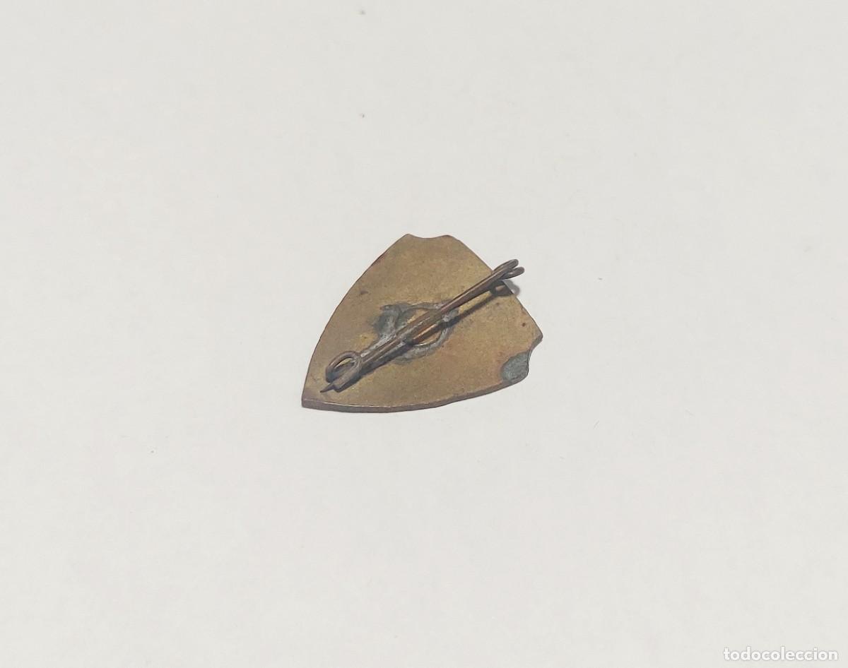 Pins de colecci&oacute;n: Antigua insignia Loreto - Foto 2