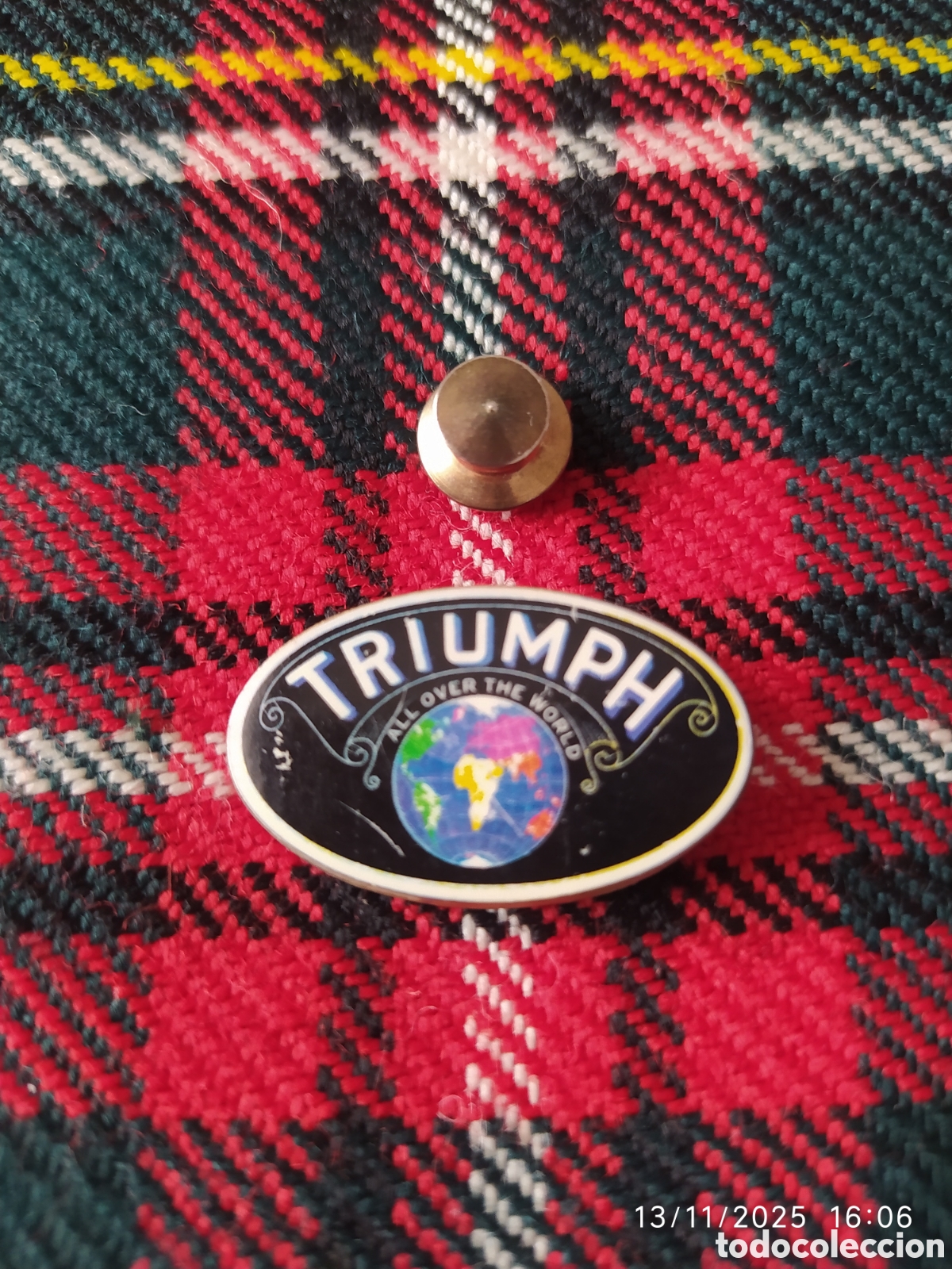 Triumph Exclusiva Insignia.