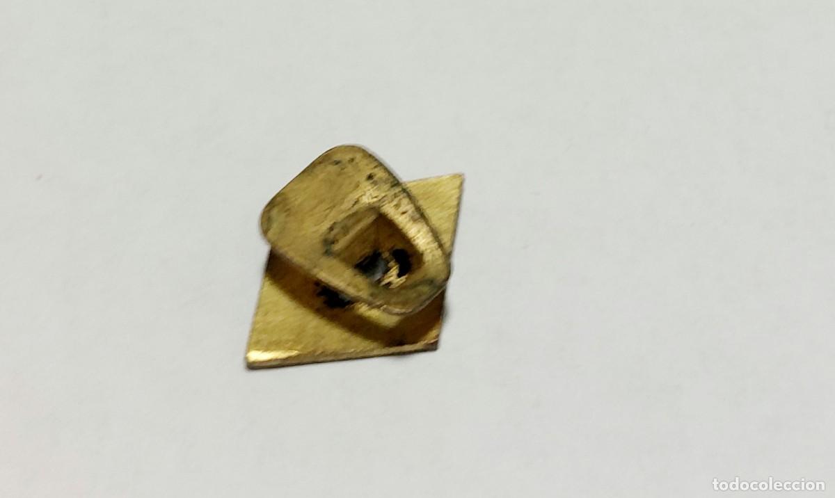 Pins de colecci&oacute;n: Antigua insignia esmaltada CAP - Foto 2