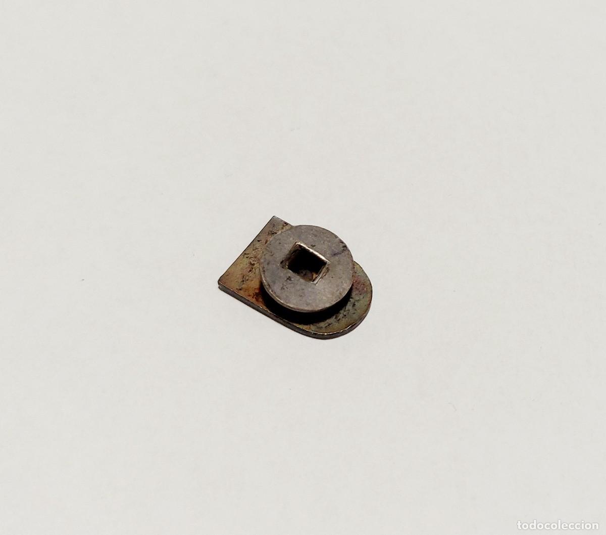 Pins de colecci&oacute;n: Antigua insignia de plata - Foto 2