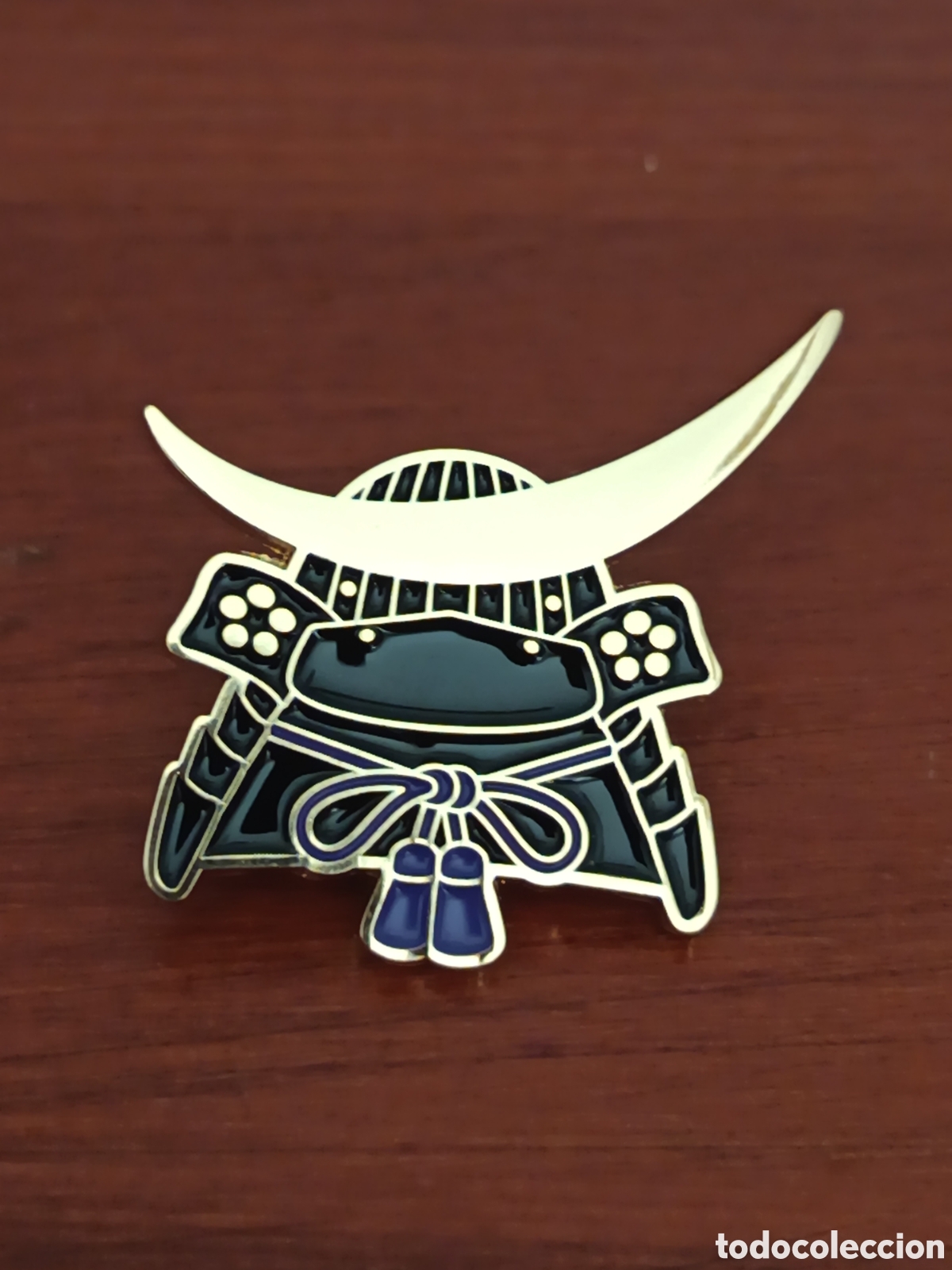 Pins de colecci&oacute;n: Pin Casco Samur&aacute;i Nuevo - Foto 1