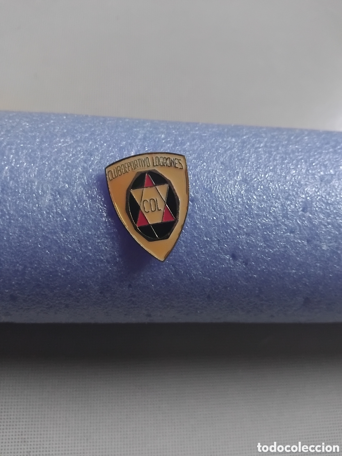 Pins de colecci&oacute;n: Pin del escudo del Logro&ntilde;es - Foto 2