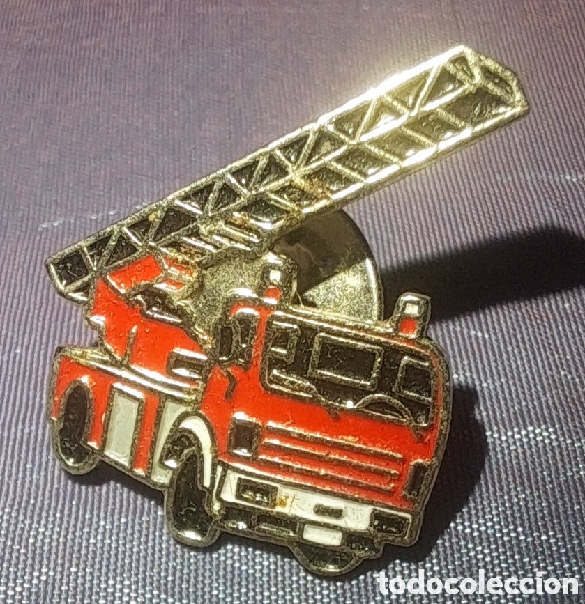 Pins de colecci&oacute;n: PIN COCHE BOMBERO CON ESCALA - Foto 1