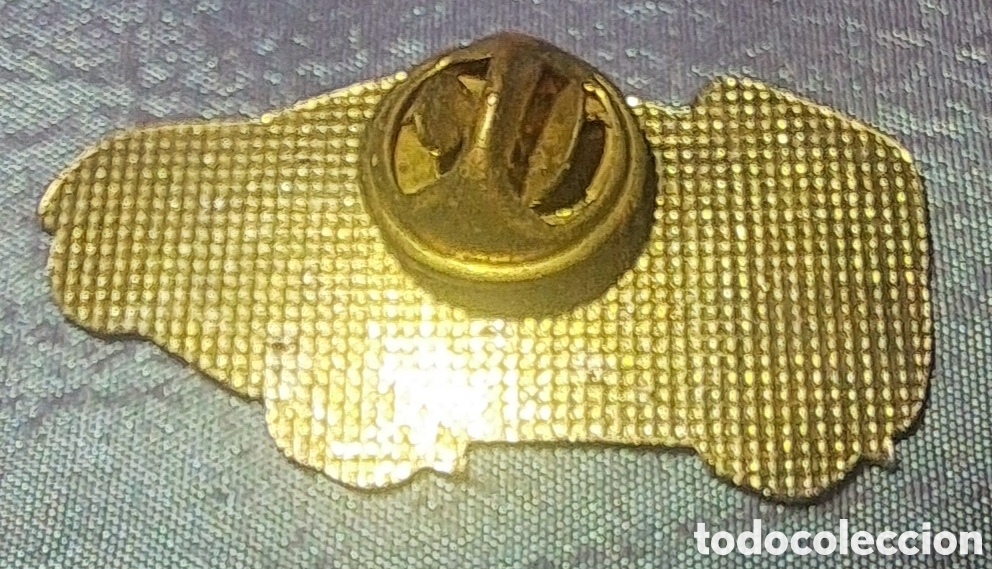 Pins de colecci&oacute;n: PIN COCHE CON PUBLICIDAD CHICLES TRIDENT - Foto 2