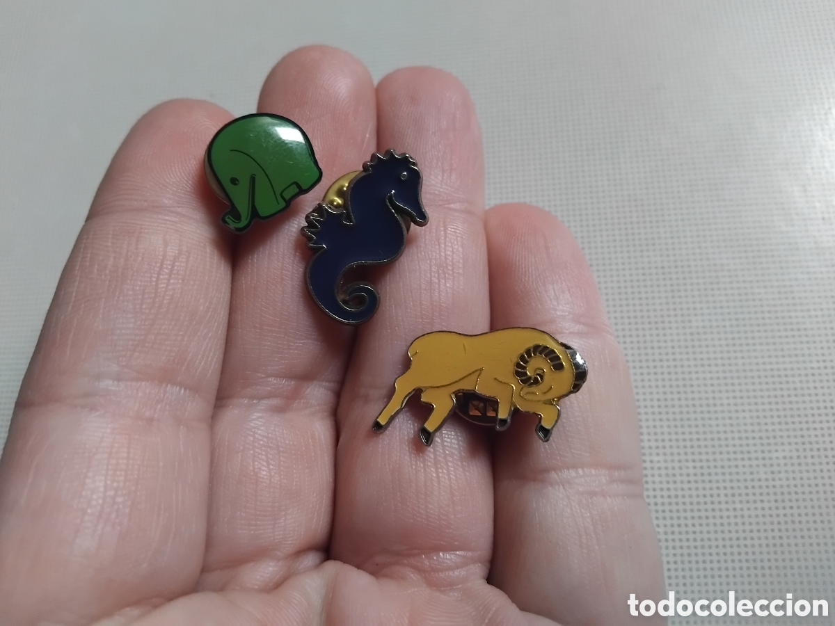 Pins de colecci&oacute;n: AzConjunto de tres pines de animalitos - Foto 2