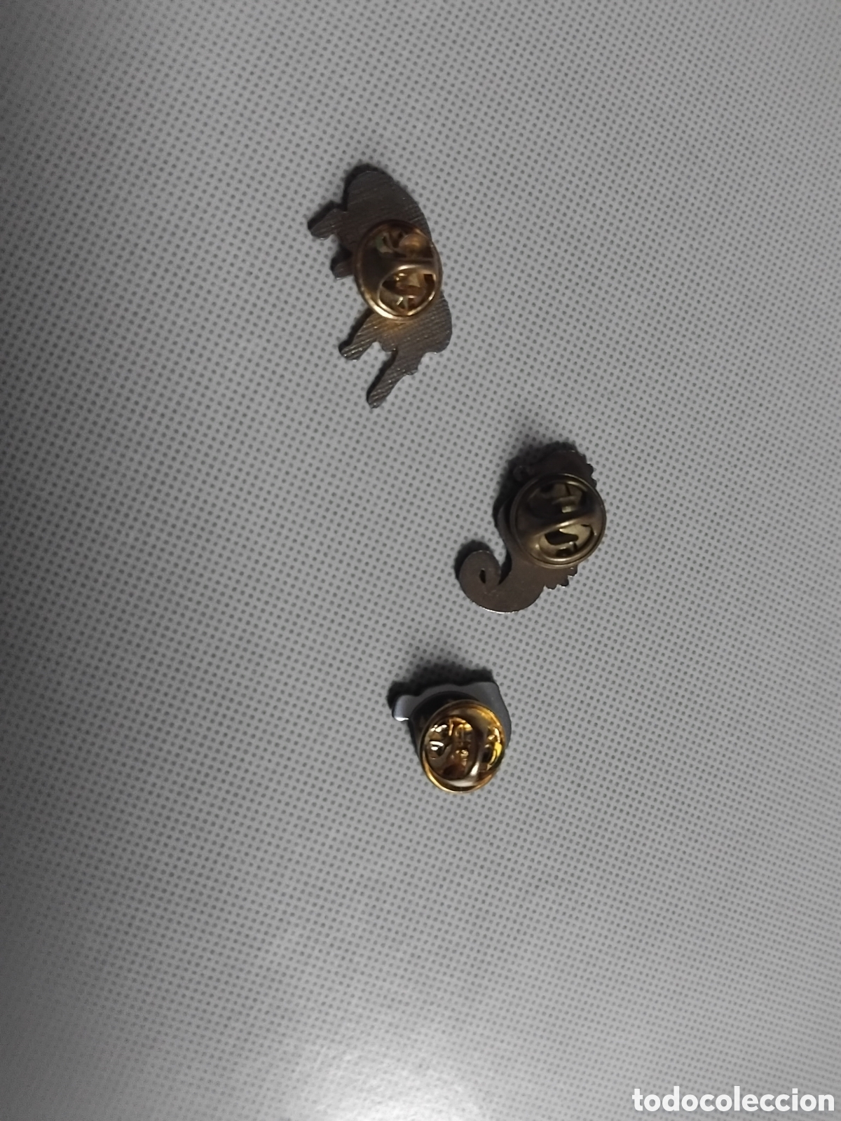 Pins de colecci&oacute;n: AzConjunto de tres pines de animalitos - Foto 3