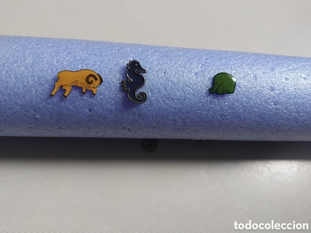 Pins de colecci&oacute;n: AzConjunto de tres pines de animalitos - Foto 1
