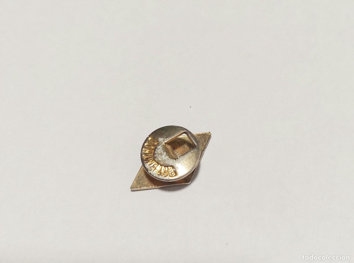Pins de colecci&oacute;n: Antigua insignia Renault - Foto 2