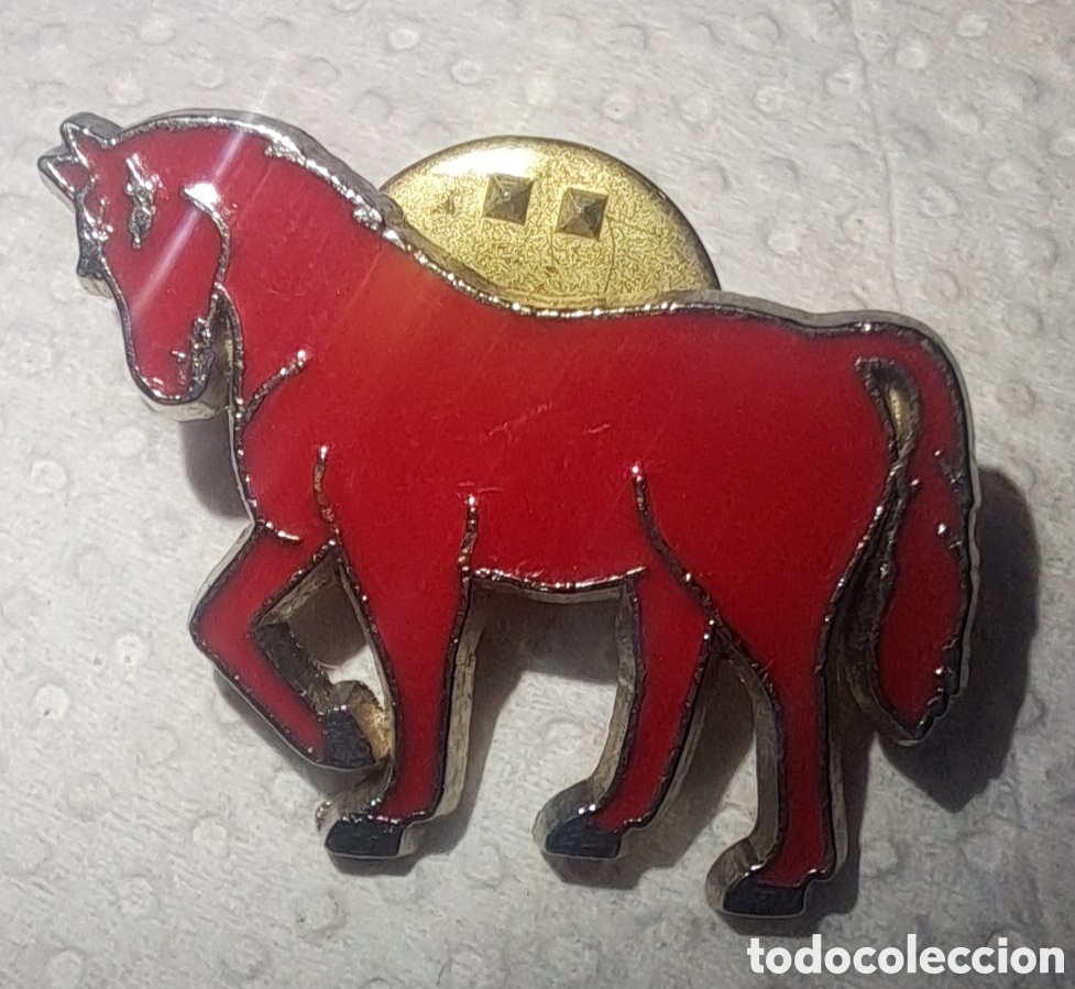 Pins de colecci&oacute;n: PIN CABALLO ROJO ESMALTADO - Foto 1