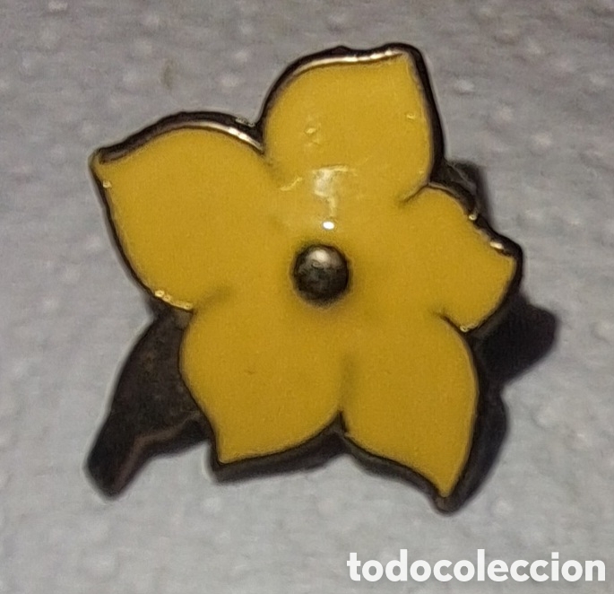 Pins de colecci&oacute;n: PIN NARCISO AMARILLO ESMALTADO - Foto 1
