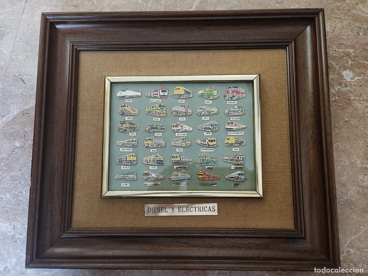 Pins de colecci&oacute;n: CUADRO CON 30 PINS DE TRENES - Foto 1