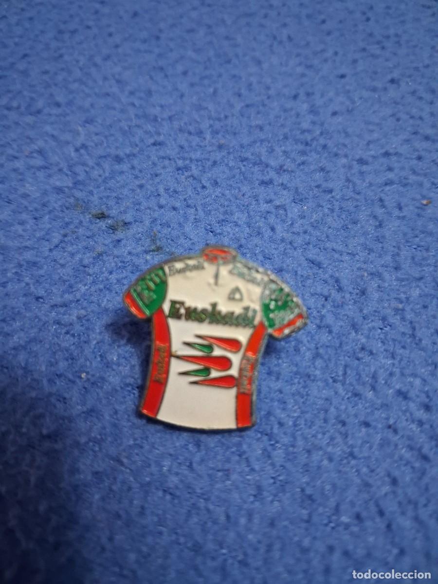 Pins de colecci&oacute;n: 2 PINS EUSKATEL EUSKADI ORIGINALES A&Ntilde;OS 90. - Foto 2