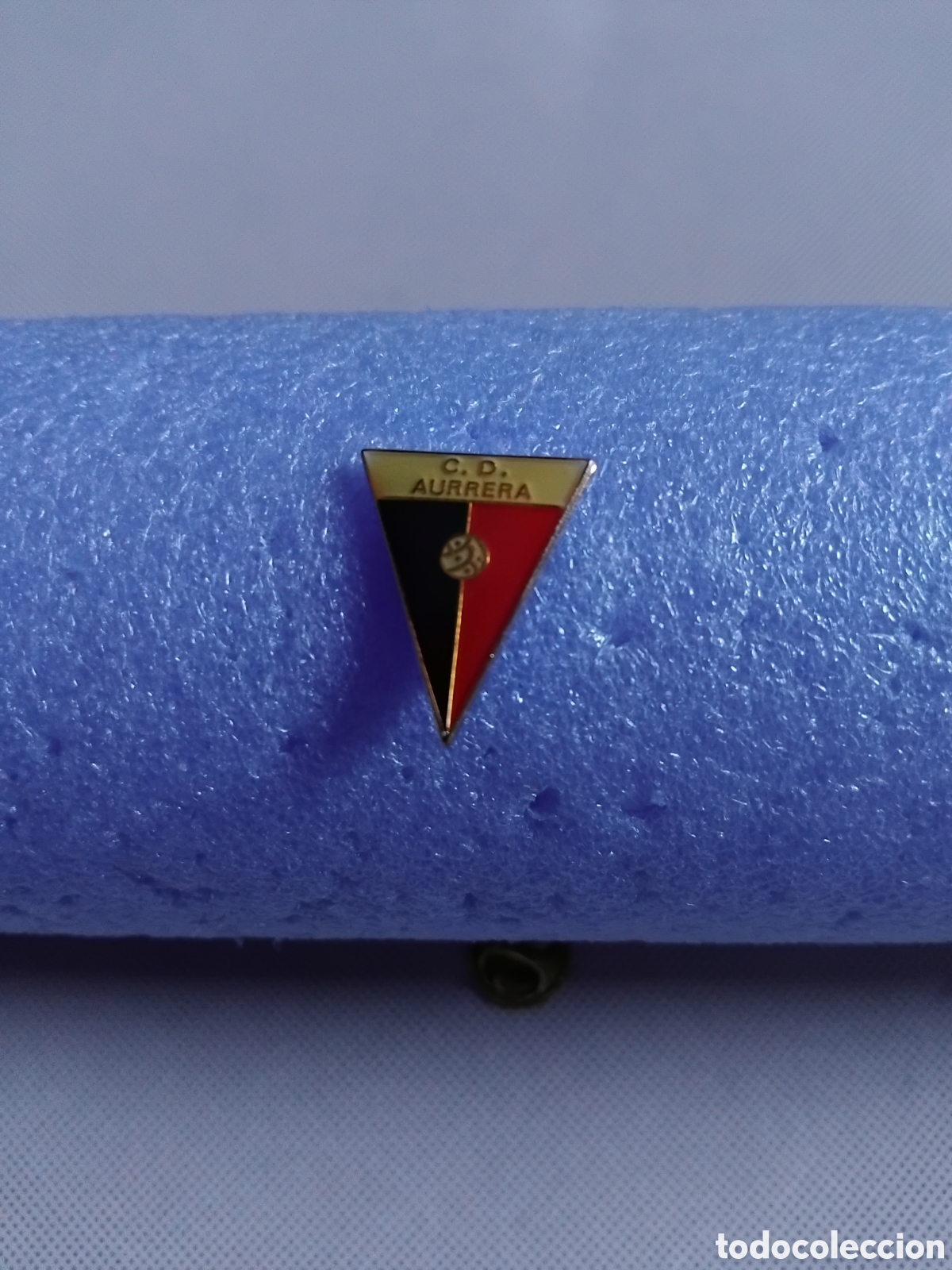 Pins de colecci&oacute;n: Ve Pin del C.D Aurrera (Vitoria) - Foto 1