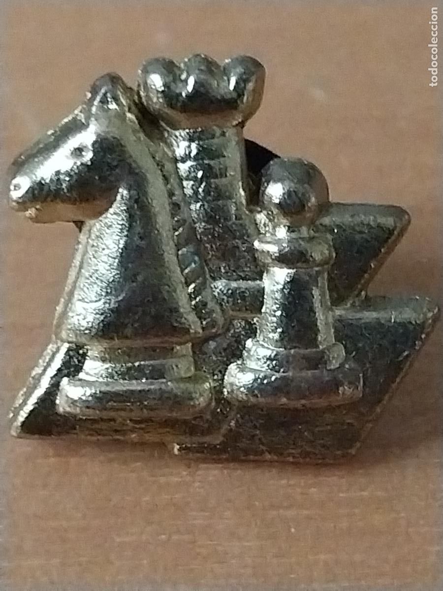 Pins de colecci&oacute;n: AJEDREZ CABALLO TORRE PEON PIN PINCHO METAL DORADA 1.88CMS ALTO