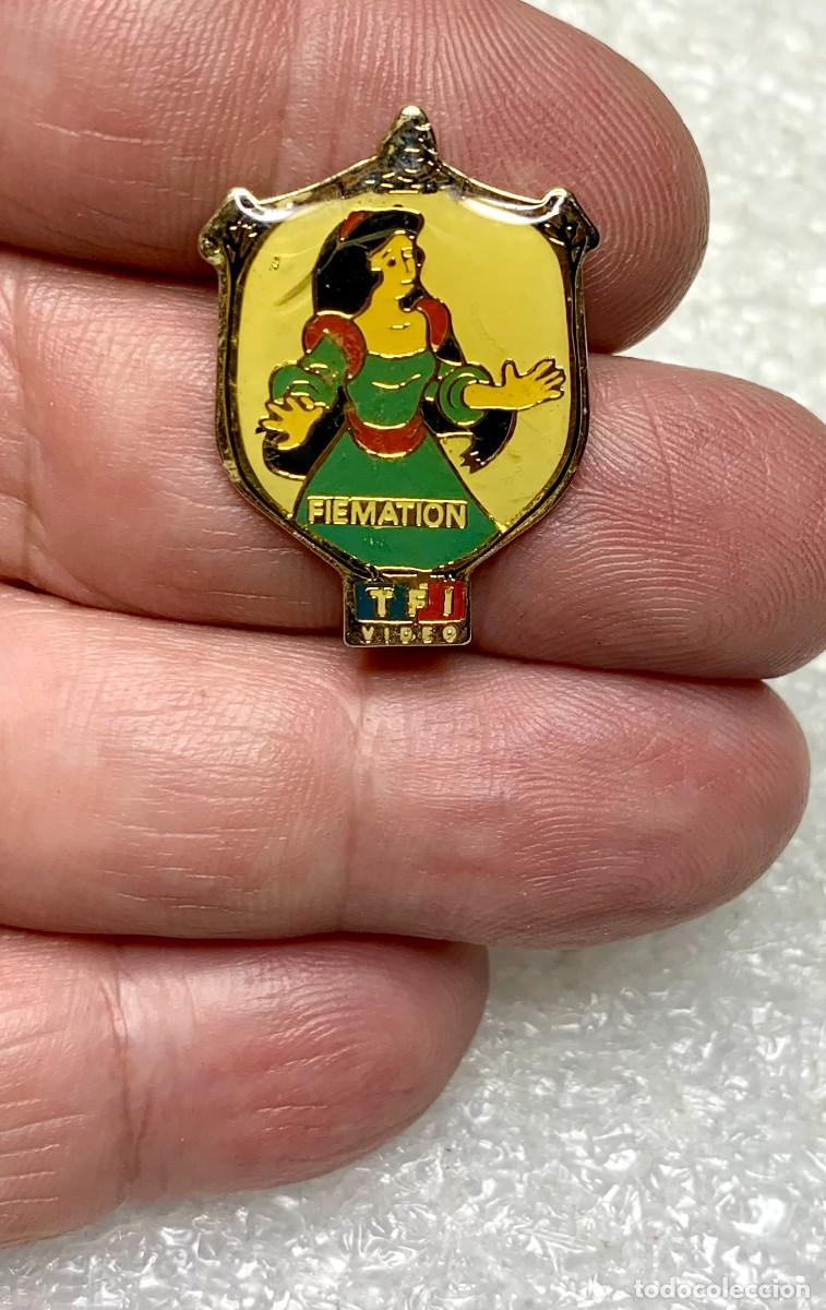 Pins de colecci&oacute;n: 3311.PIN DISNEY DE BLANCANIEVES Y DE FIEMATION Y TF1 VIDEO