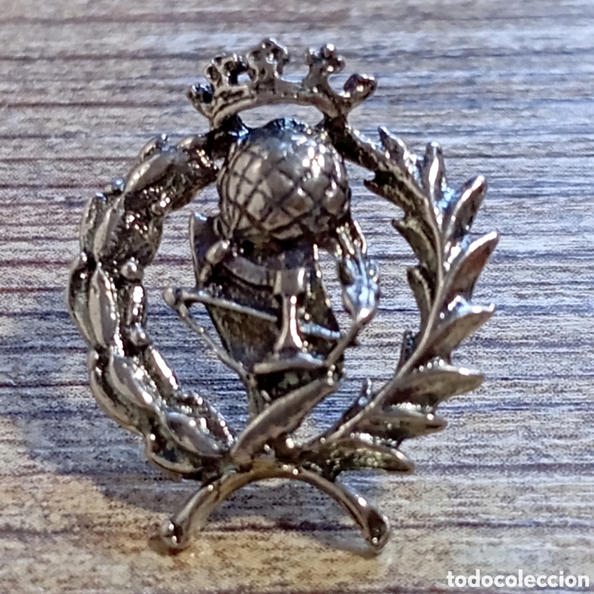 Pins de colecci&oacute;n: PIN PLATA GRADUADO MAGISTERIO FACULTAD DE EDUCACI&Oacute;N MAESTRO LICENCIADO UNIVERSIDAD COLEGIO OFICIAL