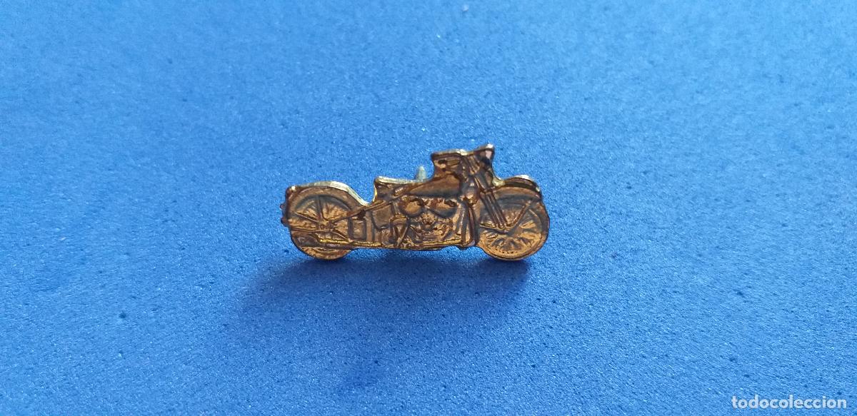 Collection pins: Pin pins de moto. Dorado