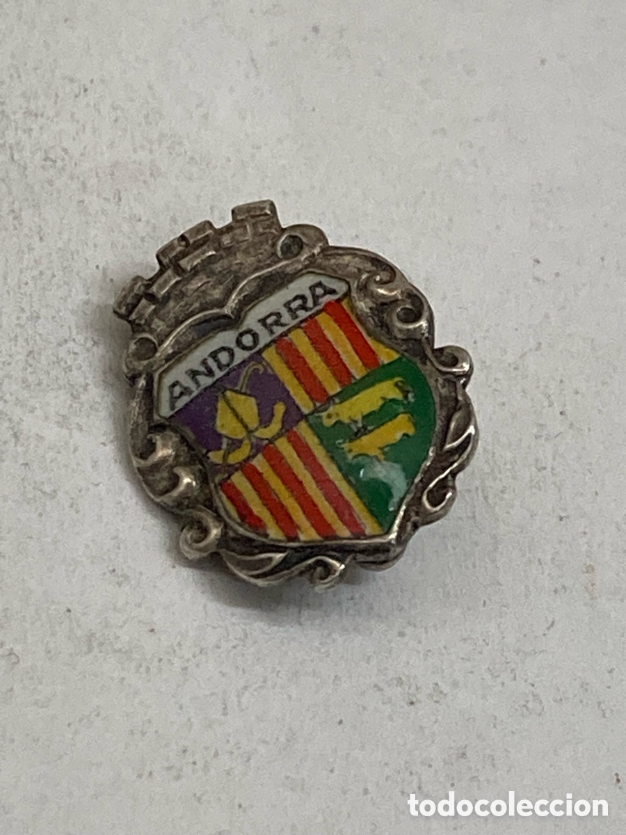 Collection pins: PIN de plata escudo de Andorra esmaltado /pin15