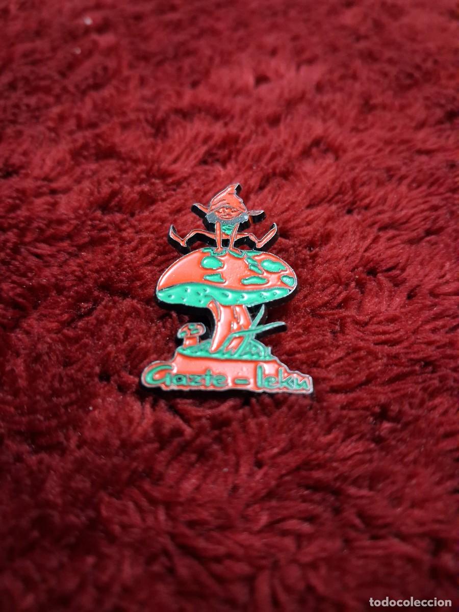 Pins de colecci&oacute;n: LOTE PINS IKASTOLAS. - Foto 3