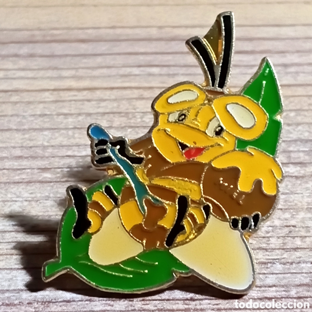 Collection pins: PIN ABEJA MIEL AVISPA SONRISA CEREALES DESAYUNO