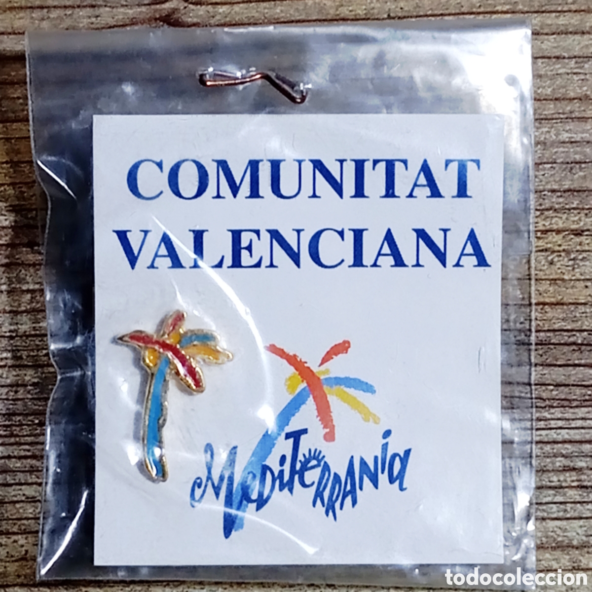 Pin's de collection: PIN PALMERA COMUNIDAD VALENCIANA MEDITERRANIA TURISMO COMUNITAT DISE&Ntilde;O ESTILO JAVIER MARISCAL