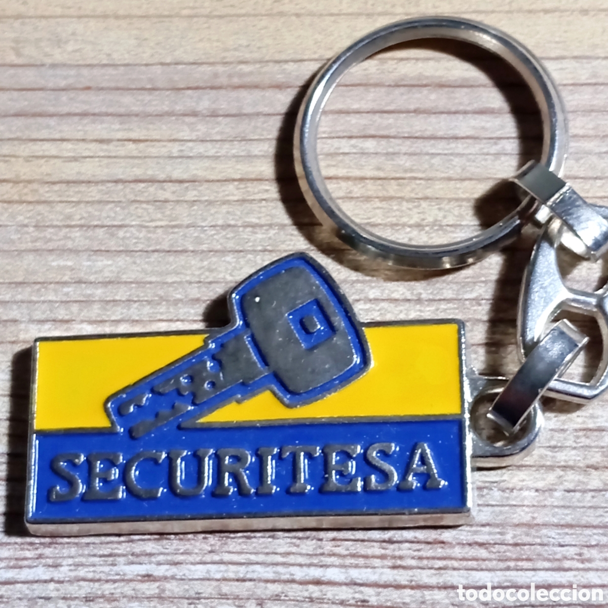 Pin's de collection: LLAVERO SECURITESA LLAVE CERRADURA DE SEGURIDAD COMADISA GRANADA
