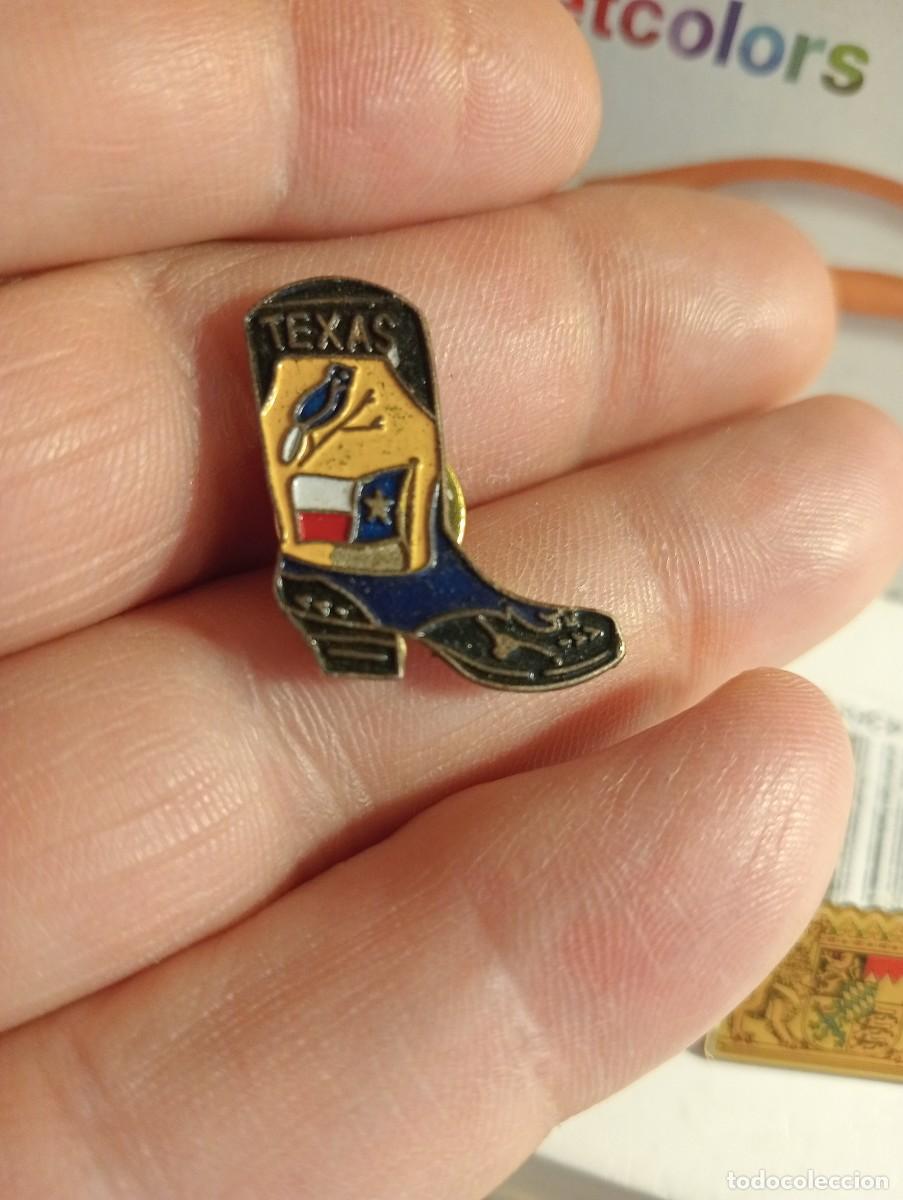 Pin's de collection: PINS TEXAS BOTA Y BANDERA USA ESTADOS UNIDOS AM&Eacute;RICA ,TEMA TURISMO LUGARES PAISES INSIGNIA PIN