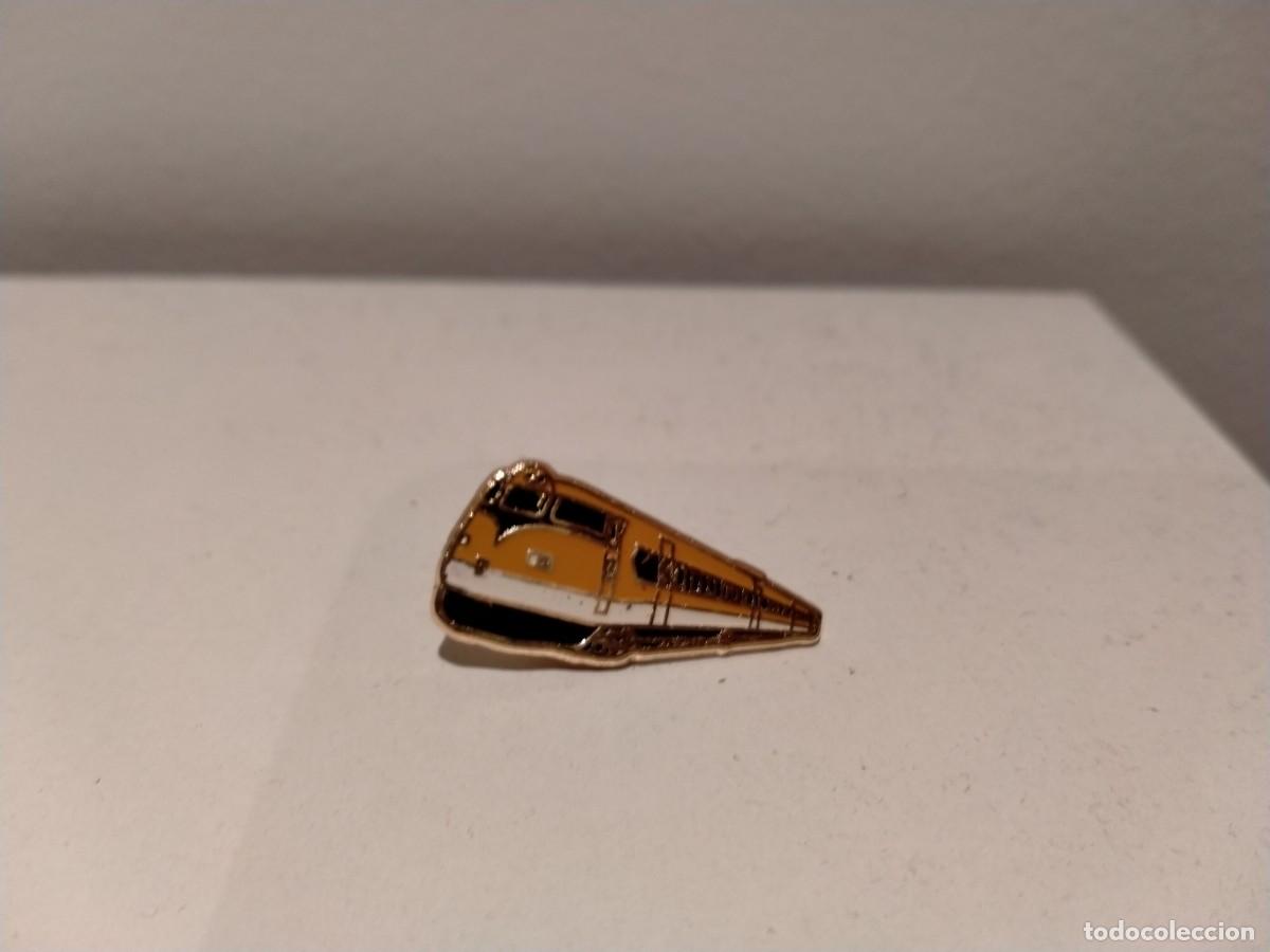 Pins de colecci&oacute;n: Pin de Electrotren Renfe El Platanito - Foto 1