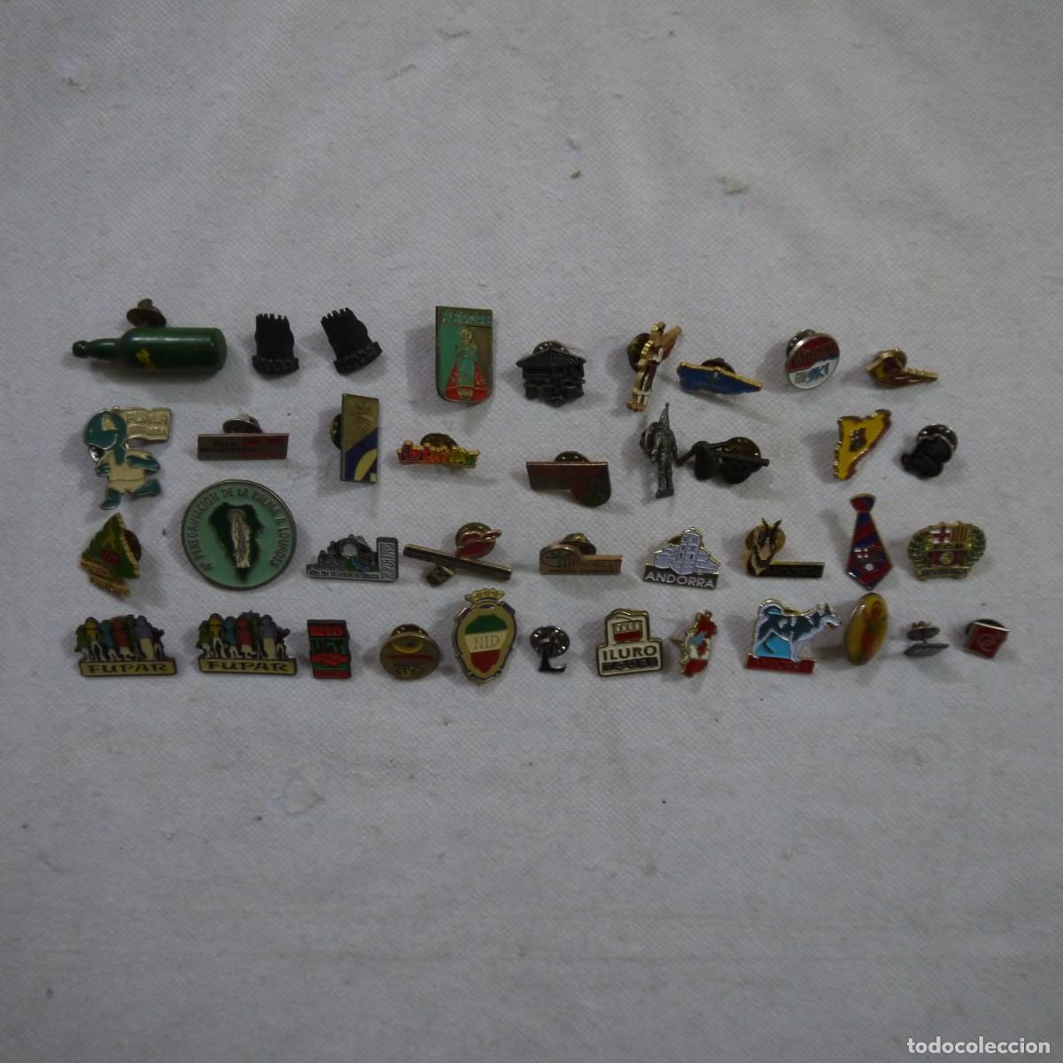 Pins de colecci&oacute;n: LOTE DE 39 PINS VARIADOS - Foto 1