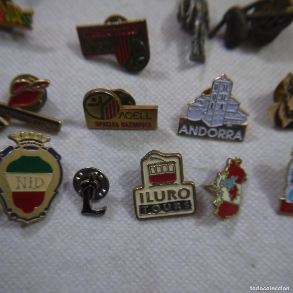 Pins de colecci&oacute;n: LOTE DE 39 PINS VARIADOS - Foto 10