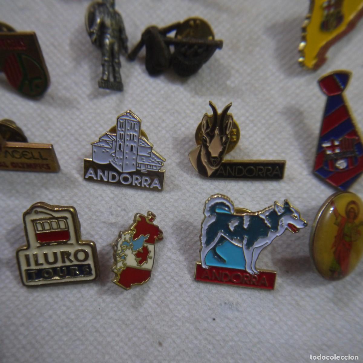 Pins de colecci&oacute;n: LOTE DE 39 PINS VARIADOS - Foto 11
