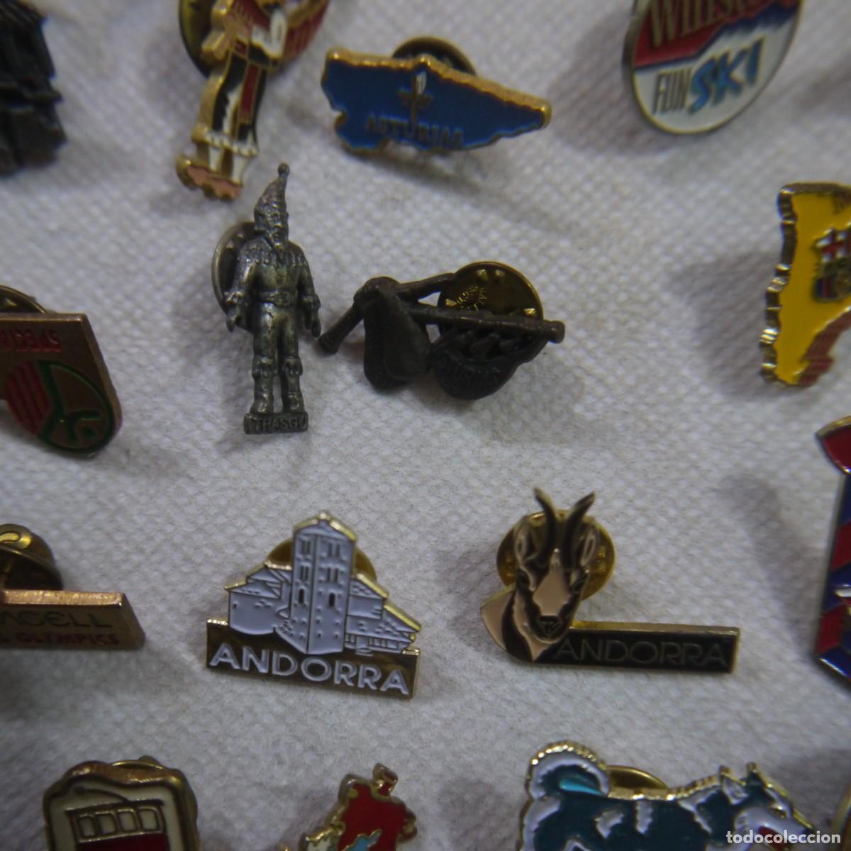 Pins de colecci&oacute;n: LOTE DE 39 PINS VARIADOS - Foto 12