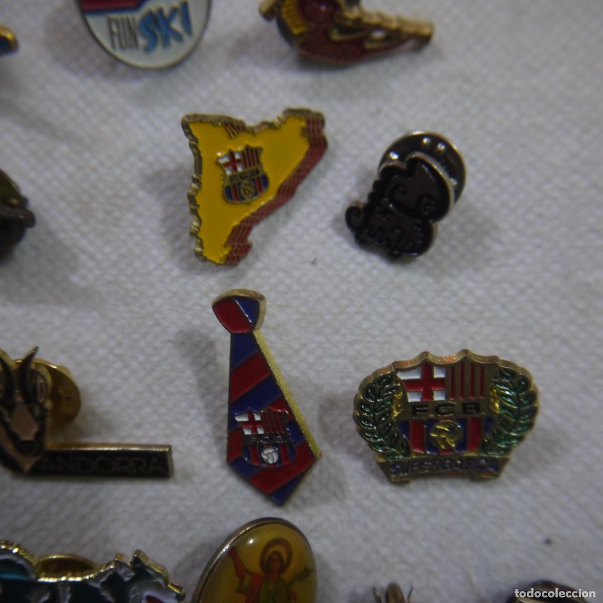 Pins de colecci&oacute;n: LOTE DE 39 PINS VARIADOS - Foto 15