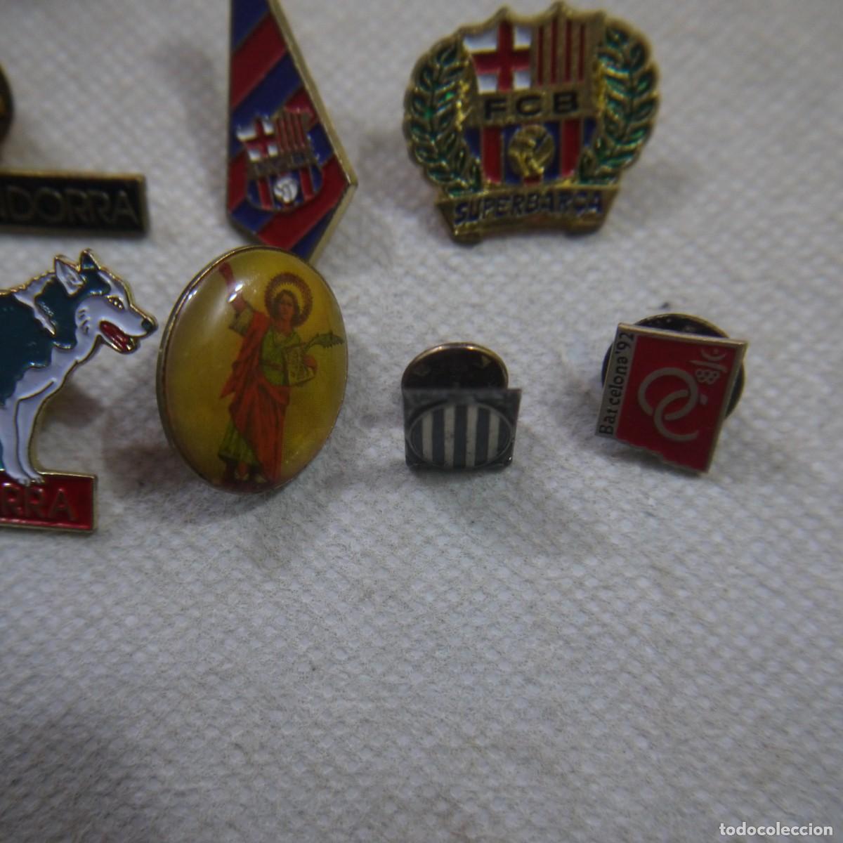 Pins de colecci&oacute;n: LOTE DE 39 PINS VARIADOS - Foto 17